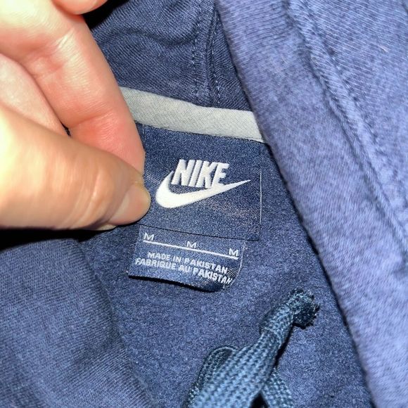 Nike hoodie size medium - Picture 3 of 3